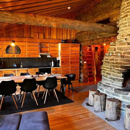 アパート Aava ルカ